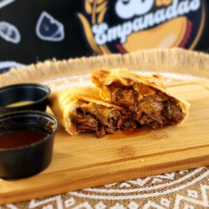 Ultra Carne Mechada a la Birria y Queso